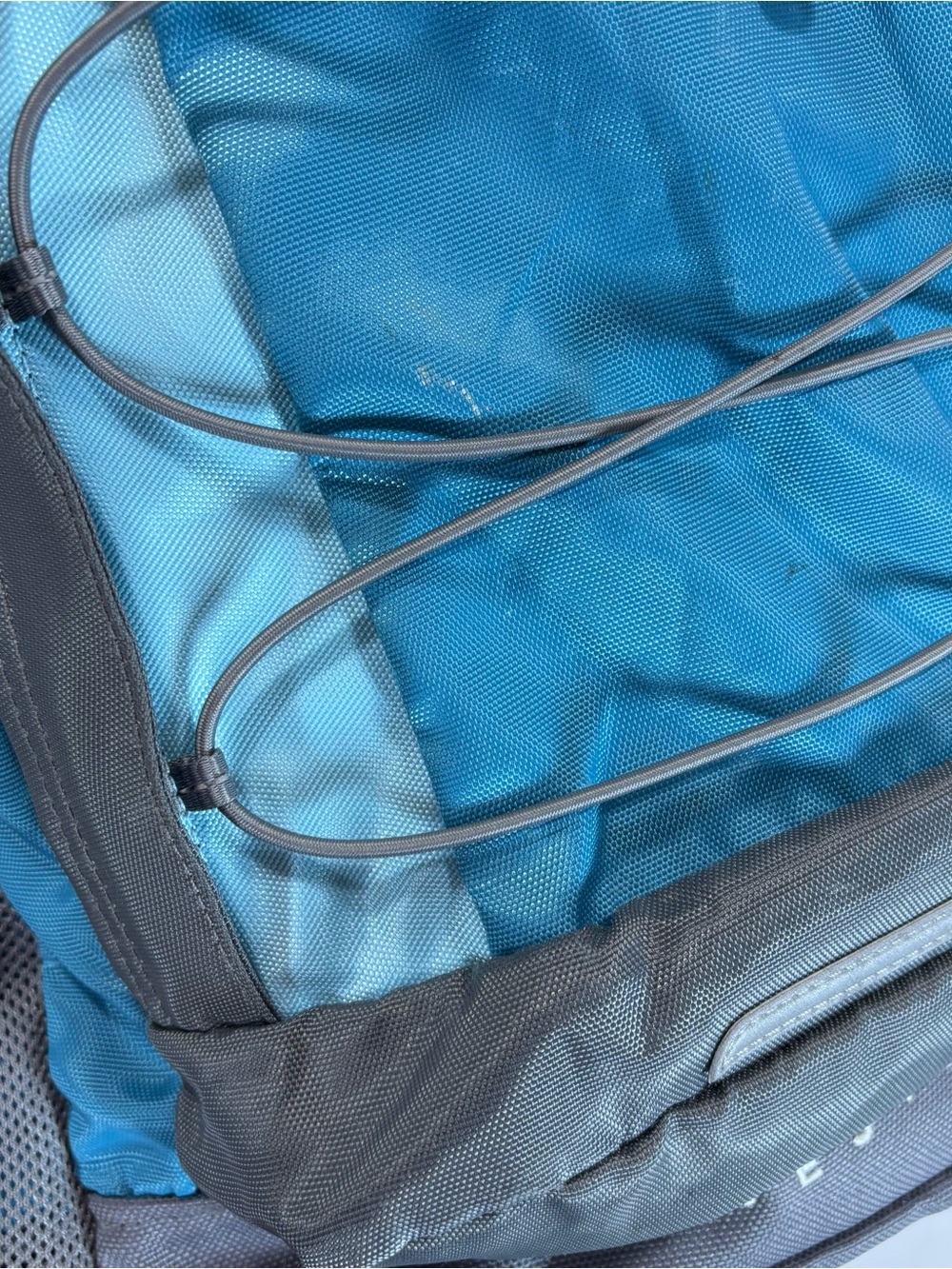 The North Face Blue Gray Jester Backpack Bungee Cord Hiking Outdoor Daypack Read - Picture 9 of 14